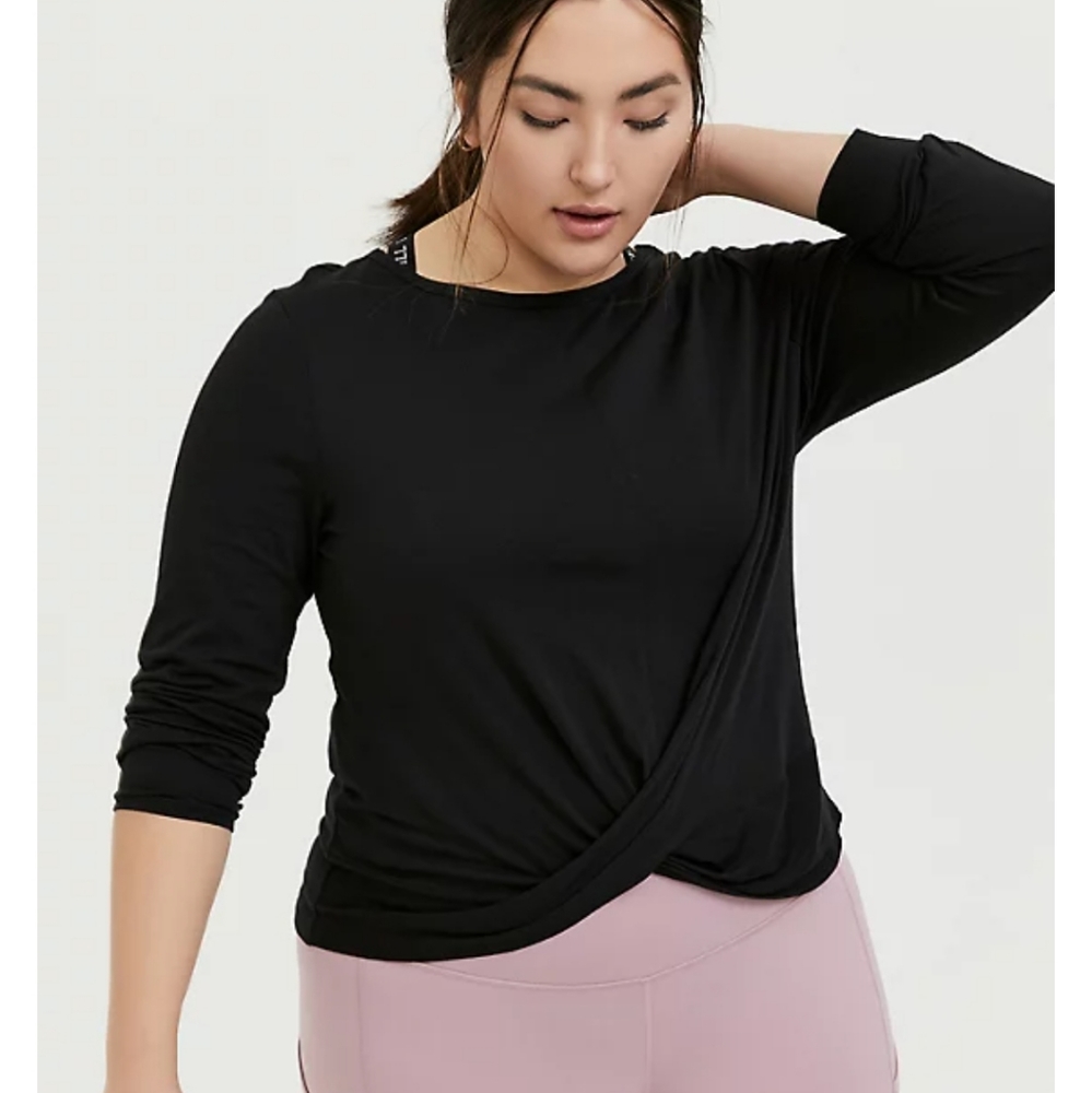 Torrid twist front crop active tee
